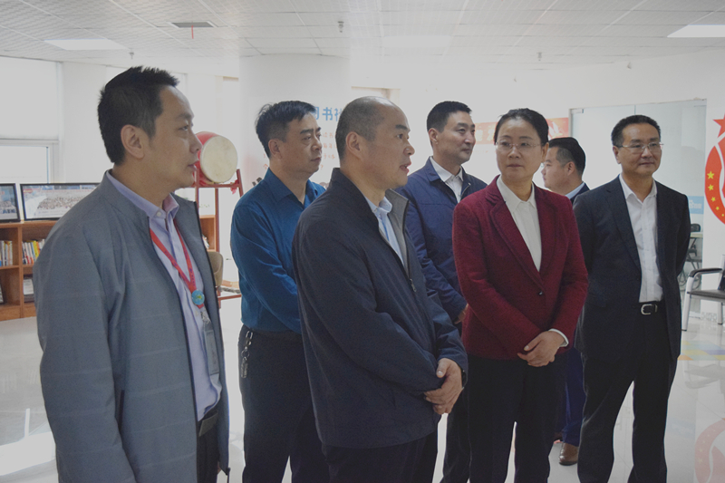 熱烈歡迎河南省委統(tǒng)戰(zhàn)部副部長梁險峰一行蒞臨安陽青峰網(wǎng)絡(luò)調(diào)研社會階層工作！
